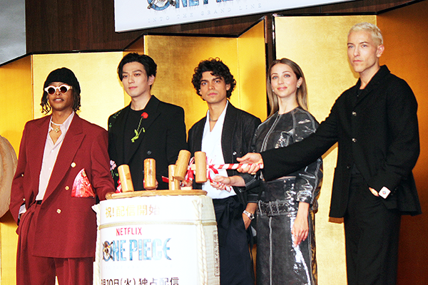 Netflixシリーズ『ONE PIECE　シーズン2』記者会見、イニャキ・ゴドイ（モンキー・D・ルフィ役）、新田真剣佑（ロロノア・ゾロ役）、エミリー・ラッド（ナミ役）、ジェイコブ・ロメロ（ウソップ役）、タズ・スカイラー（サンジ役）