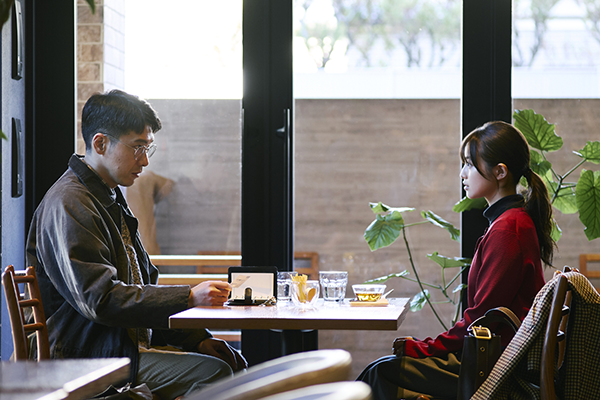 映画『白鳥とコウモリ』今田美桜／柄本佑