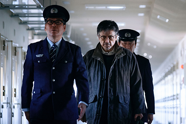 映画『白鳥とコウモリ』三浦友和