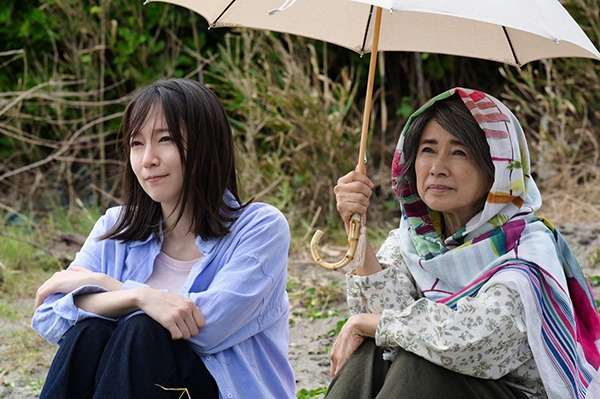 映画『シャドウワーク』吉岡里帆/風吹ジュン