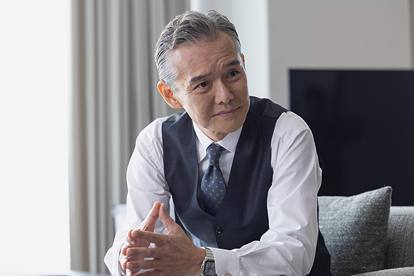 Netflixシリーズ『ダウンタイム』渡部篤郎