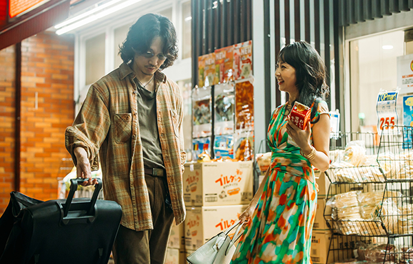 映画『愚か者の身分』綾野剛／木南晴夏